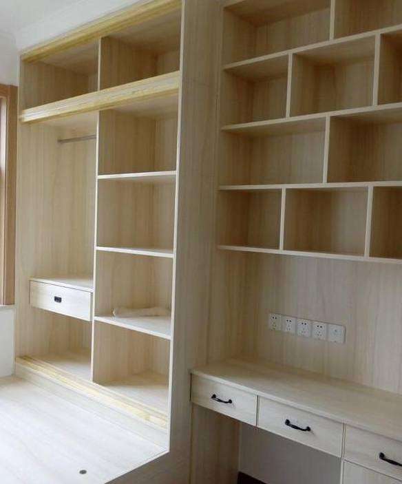 定制衣柜好还是请木工打柜子好,定制衣柜和木工打柜子哪个更划算