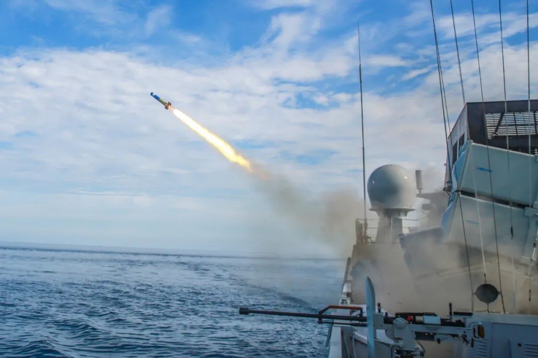 大陆敢拿下东沙，美就炸平南海岛礁？台语出惊人，又搞“两国论”