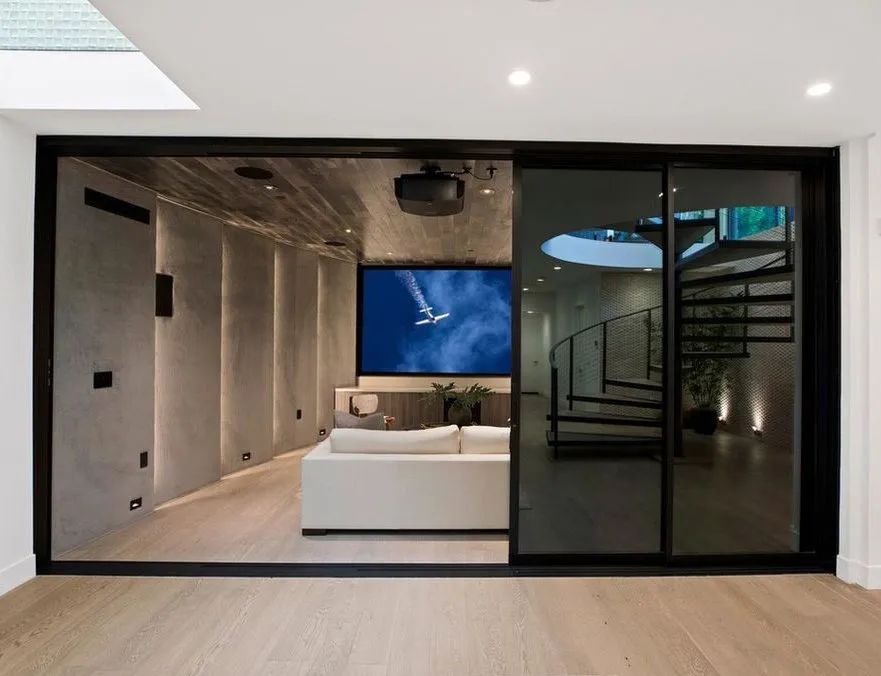 有颜又有钱,有财有颜又有才