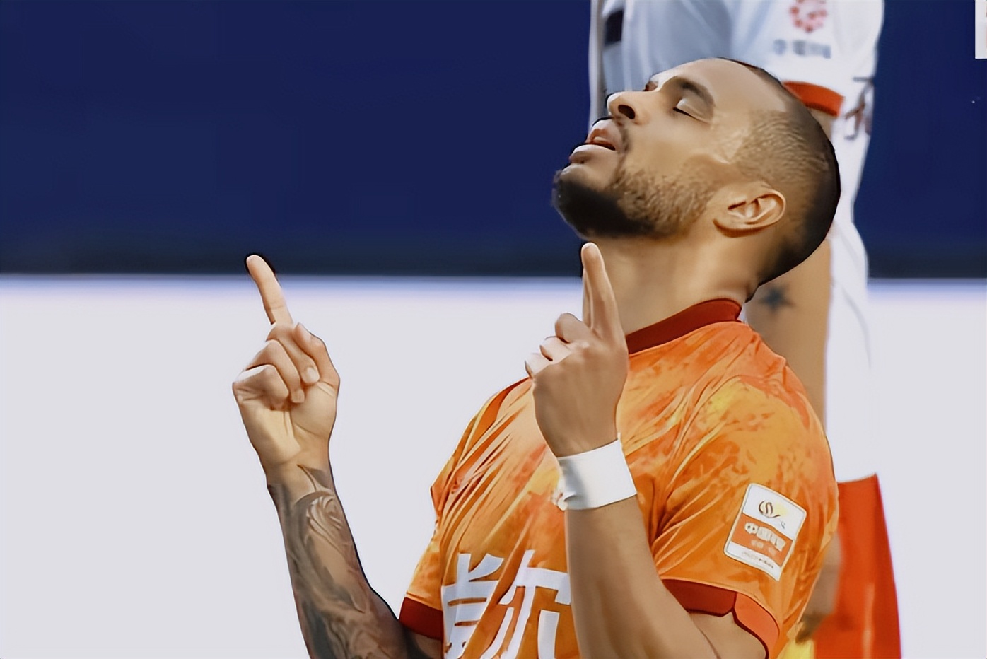 阅卷！刘云造点福布斯两球！正确答案：A