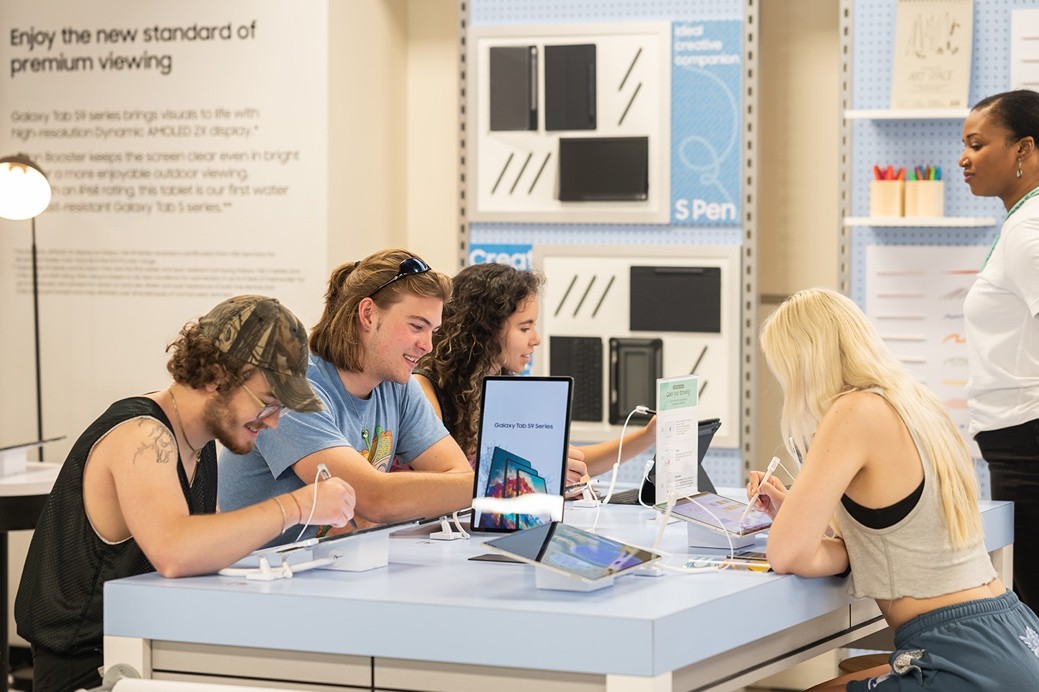 三星折叠手机高级功能手表,三星第三代折叠屏手机手表