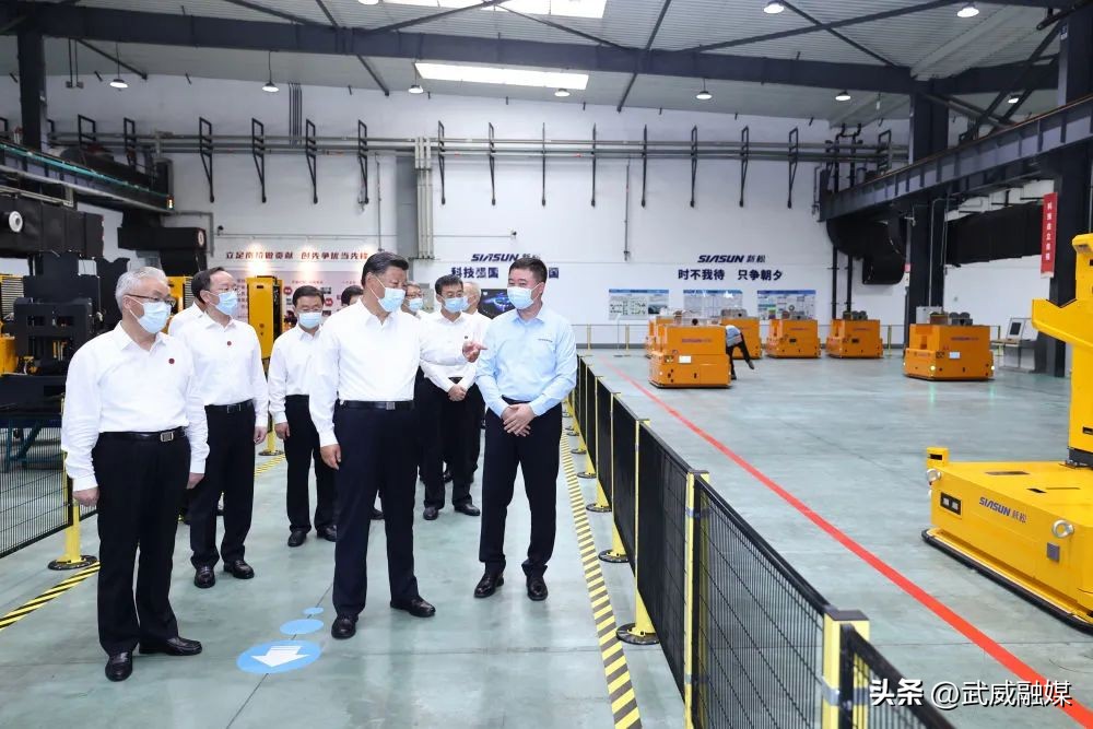 特稿：新征程领路人习*平近**