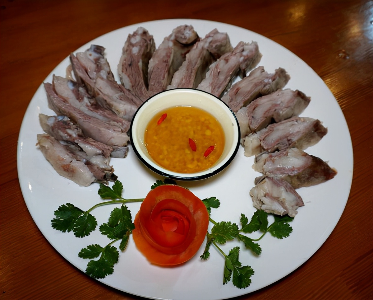 吃地道大草原烤全羊,坝上草原美食烤全羊