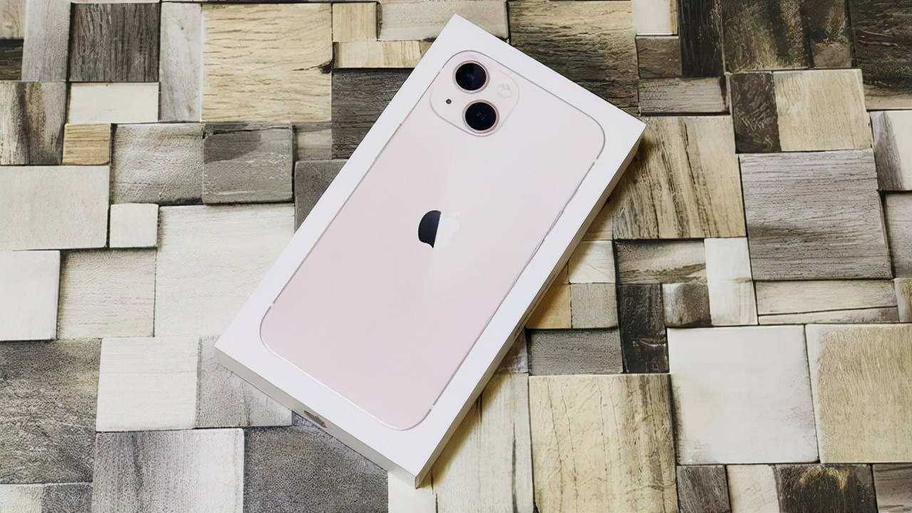 iphone13和12promax哪个更值得买,二手iphone12pro还值得买吗