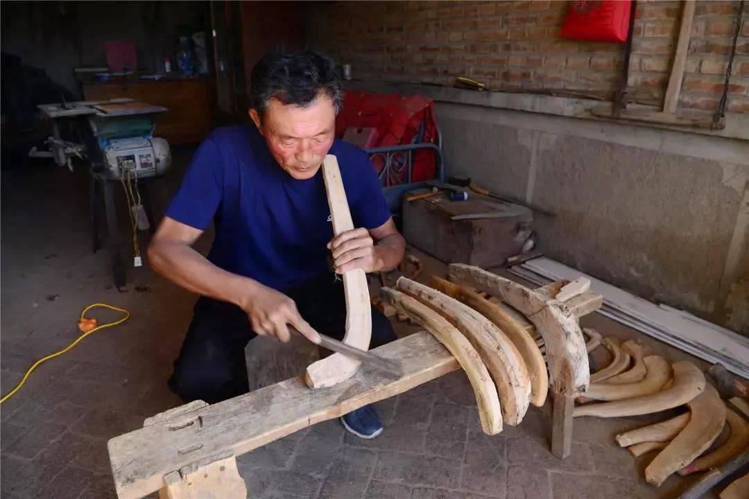 清朝留下了“神秘”铜器，专家看到后说：这东西是一件狩猎用具