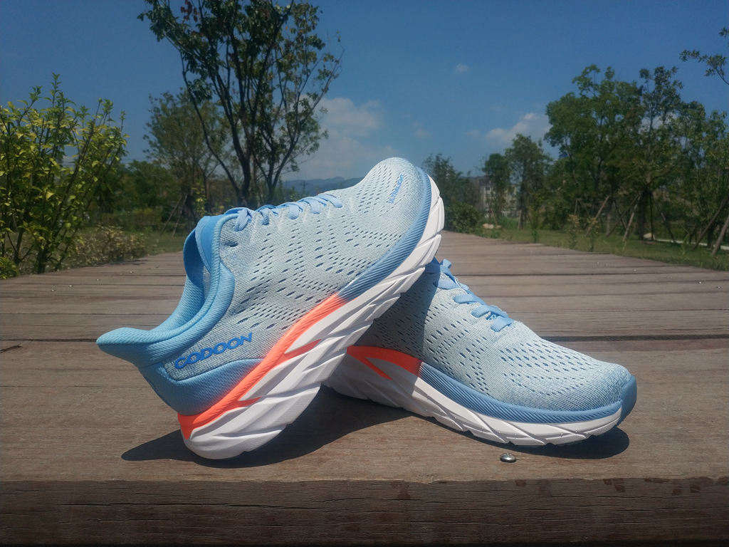 咕咚跑鞋逐日款,咕咚轻弹跑鞋