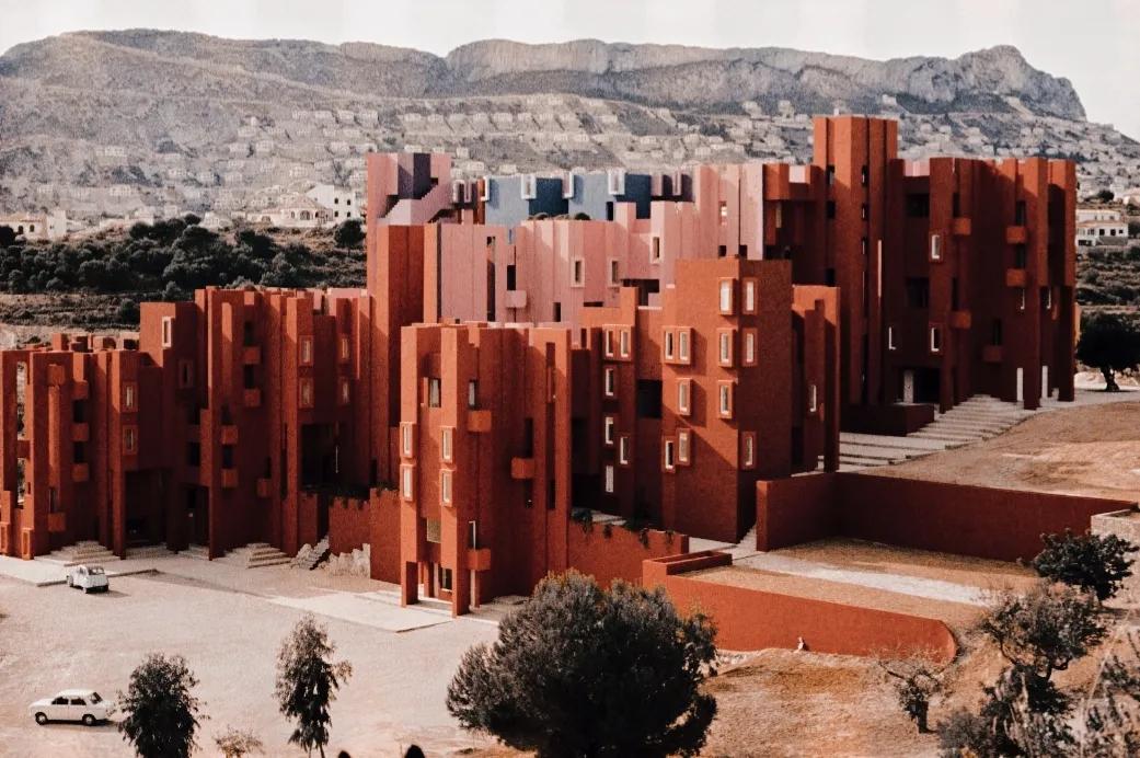 西班牙鬼才建筑师的梦幻世界,西班牙鬼才