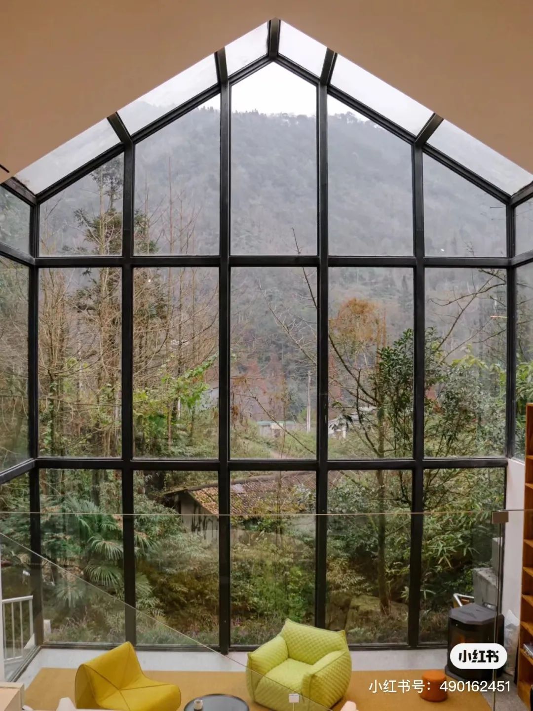 躲进山里民宿,躲在深山老林的民宿