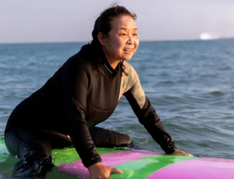 自驾游阿姨苏敏专访,苏敏阿姨自驾游走红