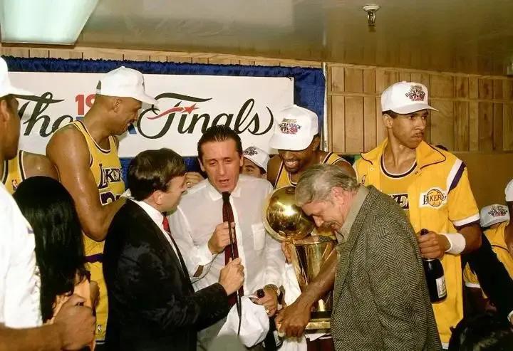 美媒评历史前十球员,美媒评选的历史前五最佳阵容