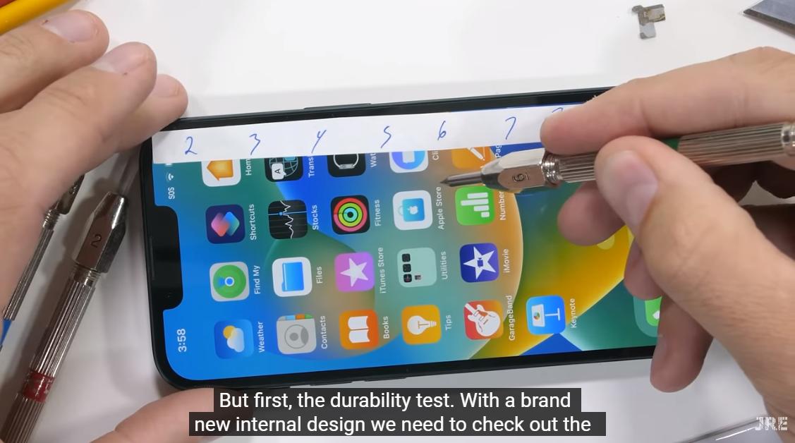 iphone14玻璃抗摔测试,iphone14pro高空摔落测试