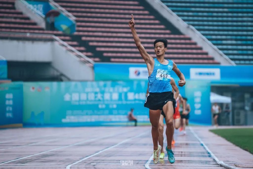 田径比赛英姿勃发,江津田径锦标赛直播
