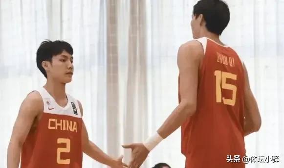 杜锋这次打伊朗胡明轩还能首发吗,中国男篮胜伊朗队胡明轩上场时间