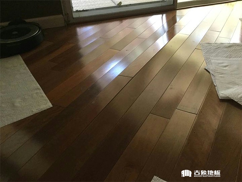 木地板有一块块坏了怎么解决,木地板又翘起来了怎么修复