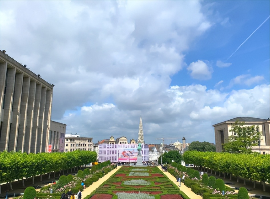 比利时地理气候特征,比利时在二战中是什么地位