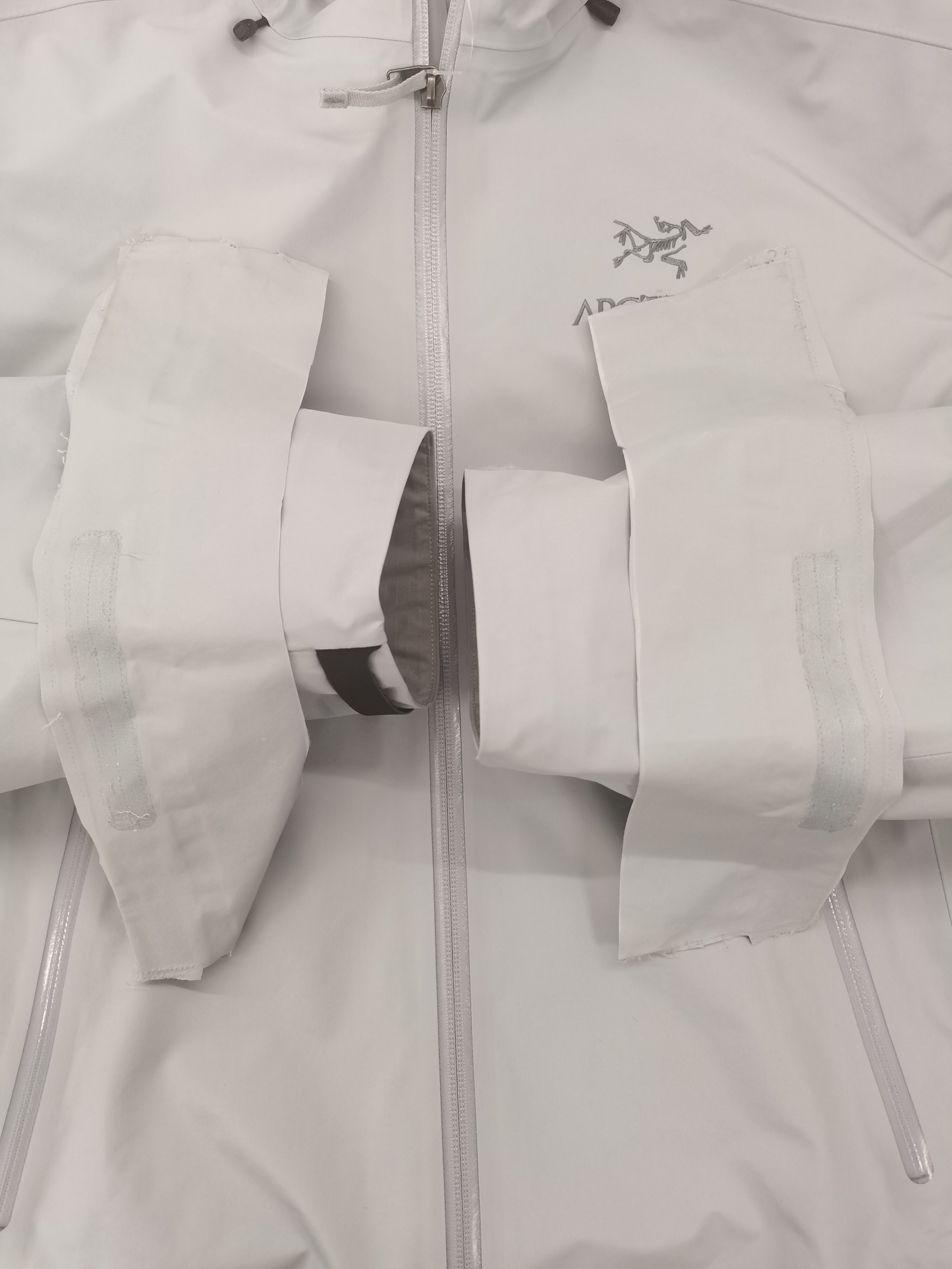 始祖鸟冲锋衣betalt可以爬山么,始祖鸟原样