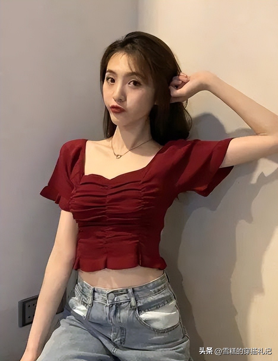 皮肤偏黄的女生适合什么颜色,皮肤偏黄的女生适合什么衣服