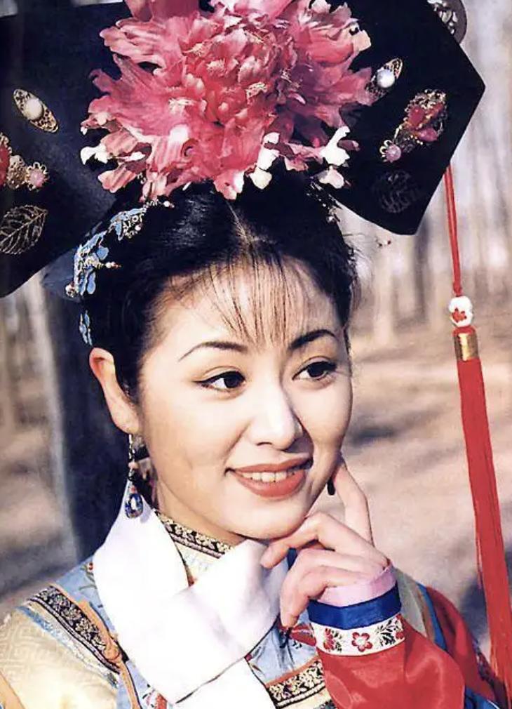 素颜是灾难，化妆是整容，这9位女明星的真实颜值，前后反差巨大