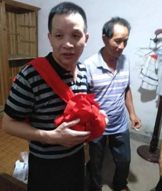 入狱19年改判无罪释放,男子坐牢8年最后被宣布无罪释放