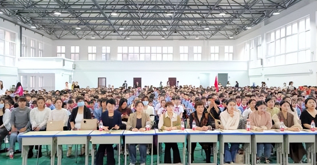 颂中华经典做博学少年,诵中华经典做书香少年