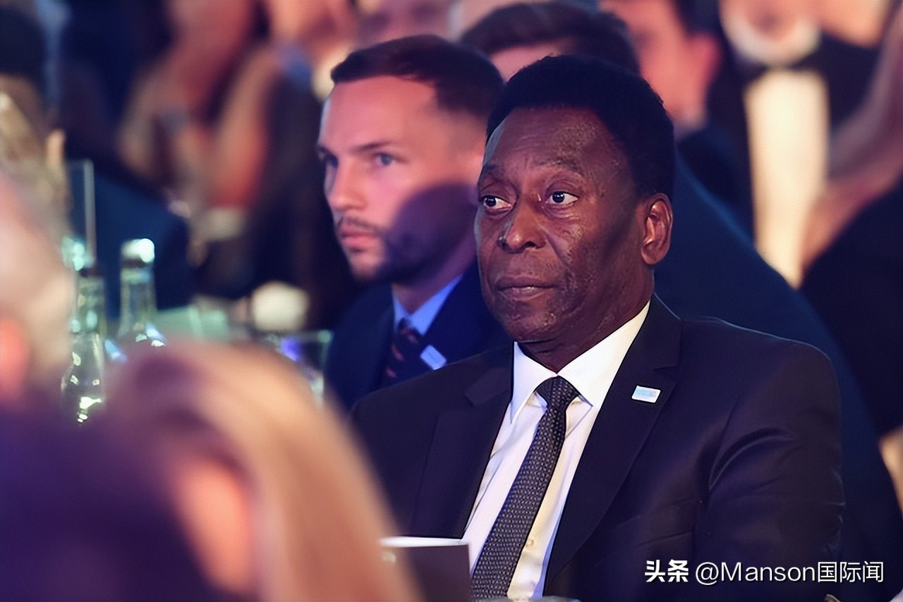 世界球王贝利的精彩人生,堪比马拉多纳与贝利的球员