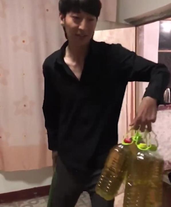 寡人单挑7个60级神豪回放,寡人喝酒一战封神视频是真是假