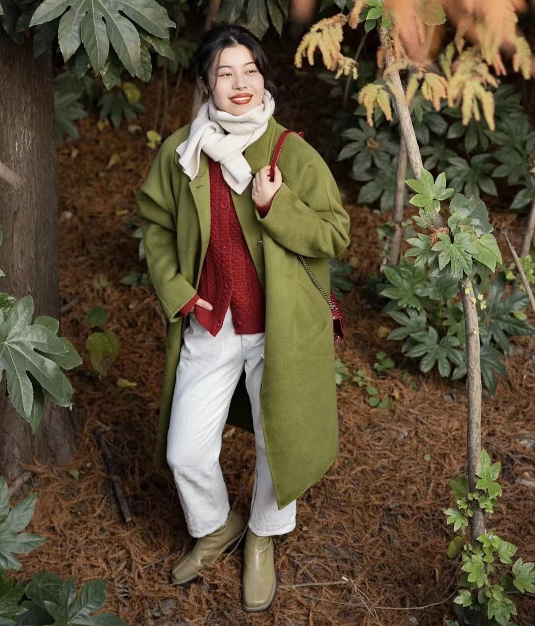 绿色配什么颜色最搭配比较高级,绿色和什么颜色搭配高级感