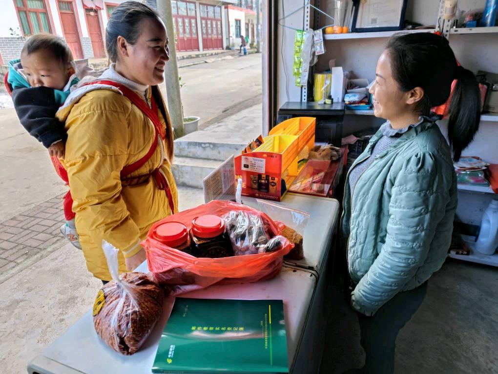村口取个快递,村里寄快递上门取件