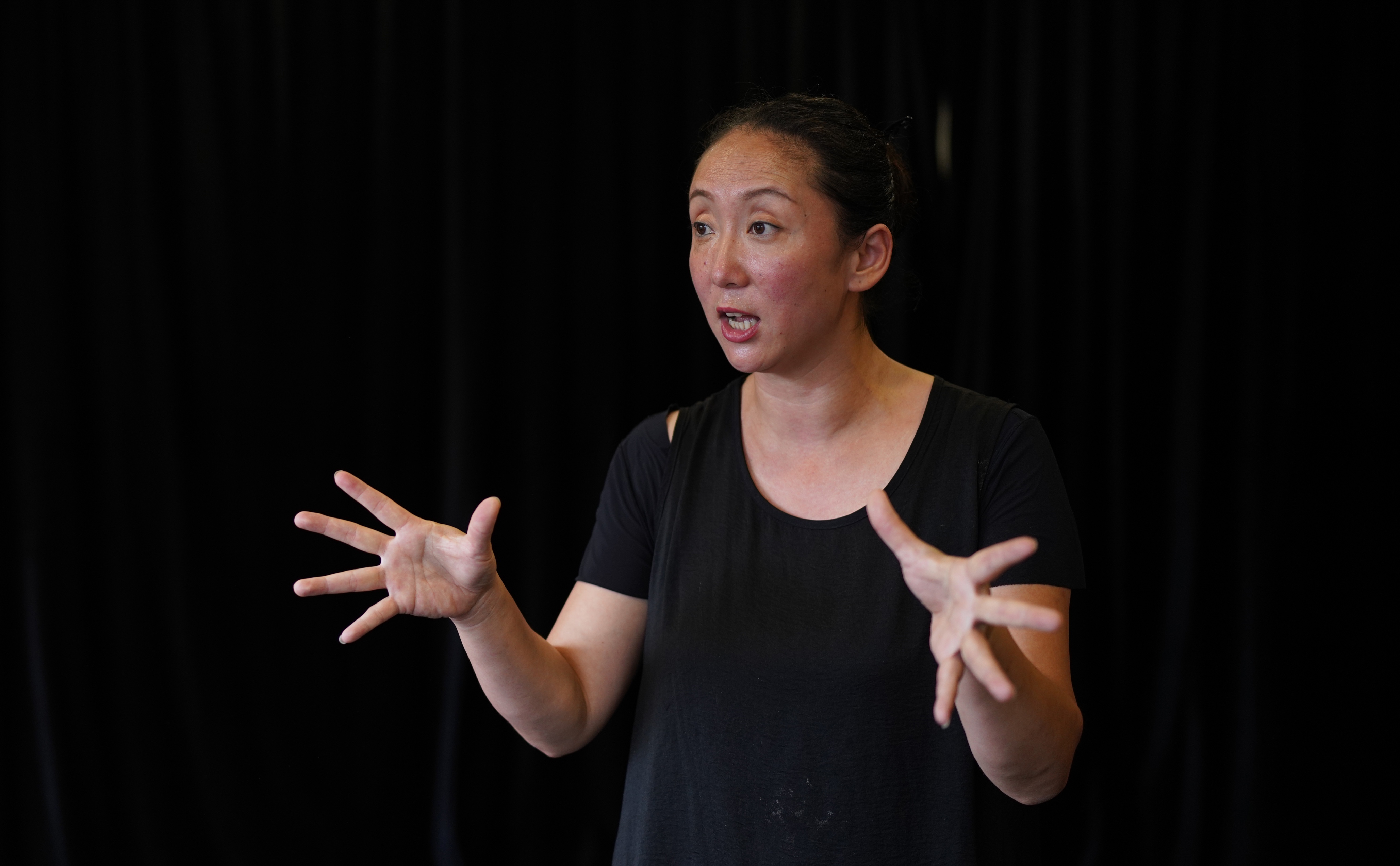 我和我的非洲丈夫，在村里教跳舞