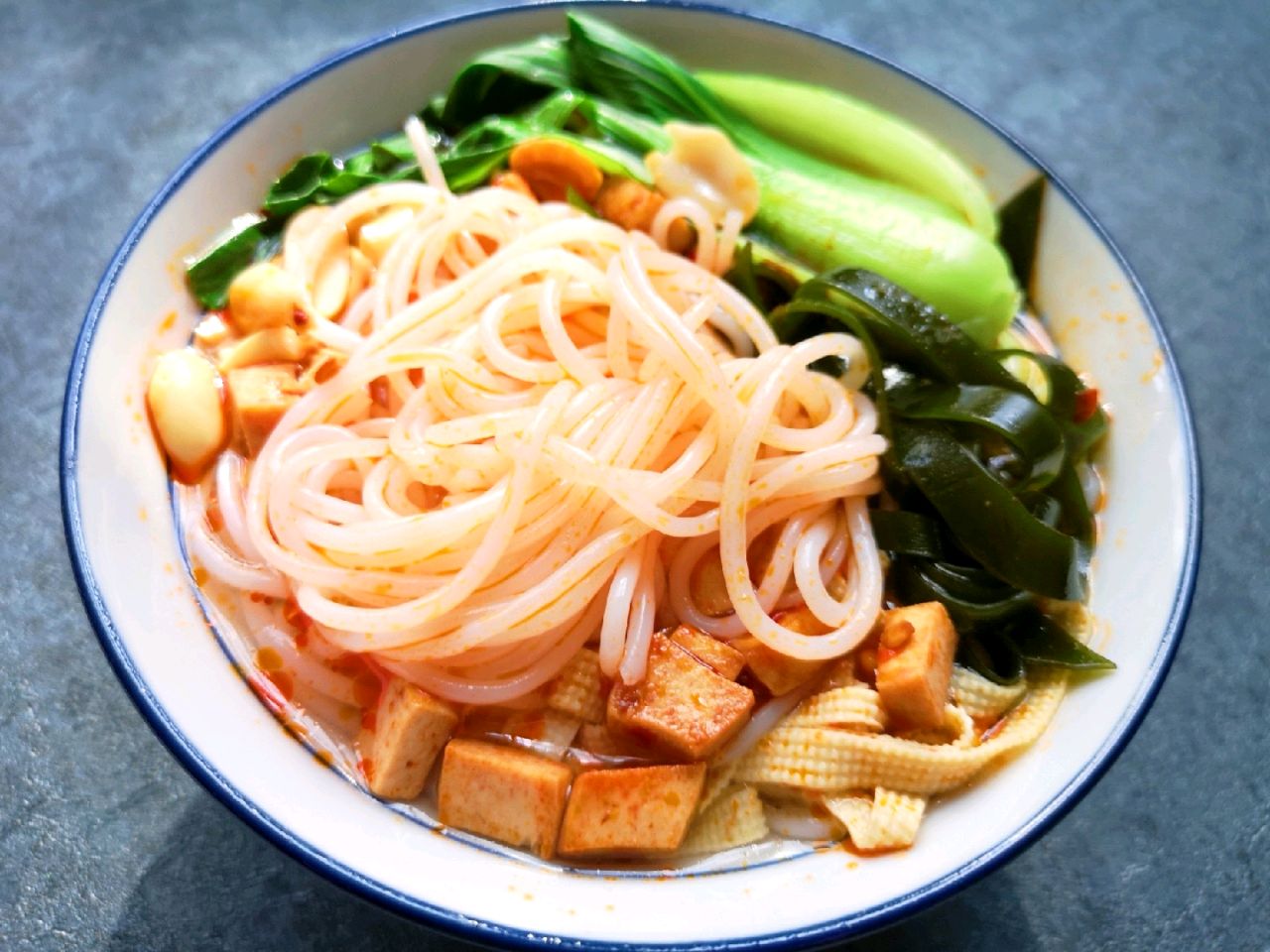 原来做鸡汤米线这么简单,好吃又方便的鸡汤米线