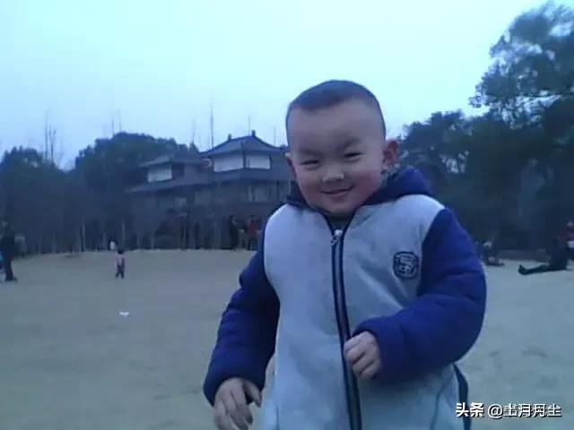 上班时间小职员被老板抓,上班时间被老板抓到玩游戏怎么办