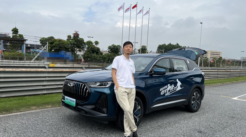 奇瑞虎八2.0七座驾驶感受,奇瑞虎7对比瑞虎8