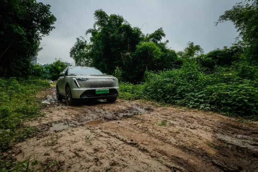 长城枭龙max山路试驾评测,哈弗官方实测枭龙max四驱