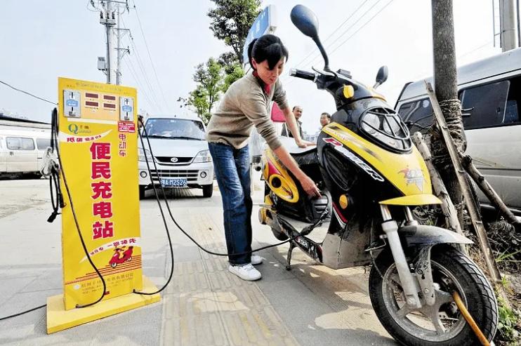 60伏的充电器充48伏电池会怎样,60伏充电器充48伏有什么后果