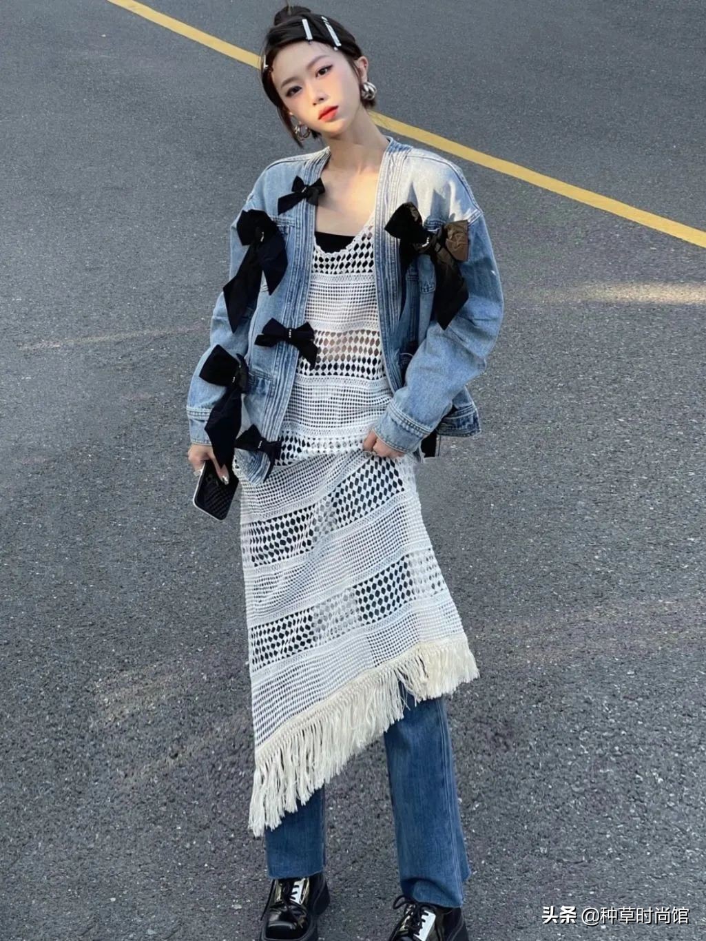 今年流行穿什么裤子和裙子,今年流行裙子配什么裤子