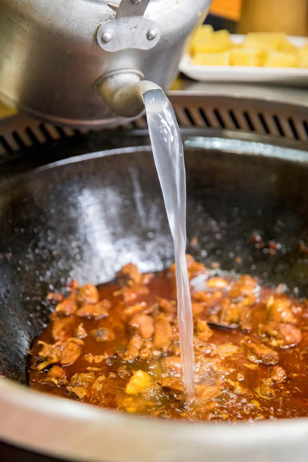 特色农家铁锅炖4-5人餐,福建泉州东北农家铁锅炖