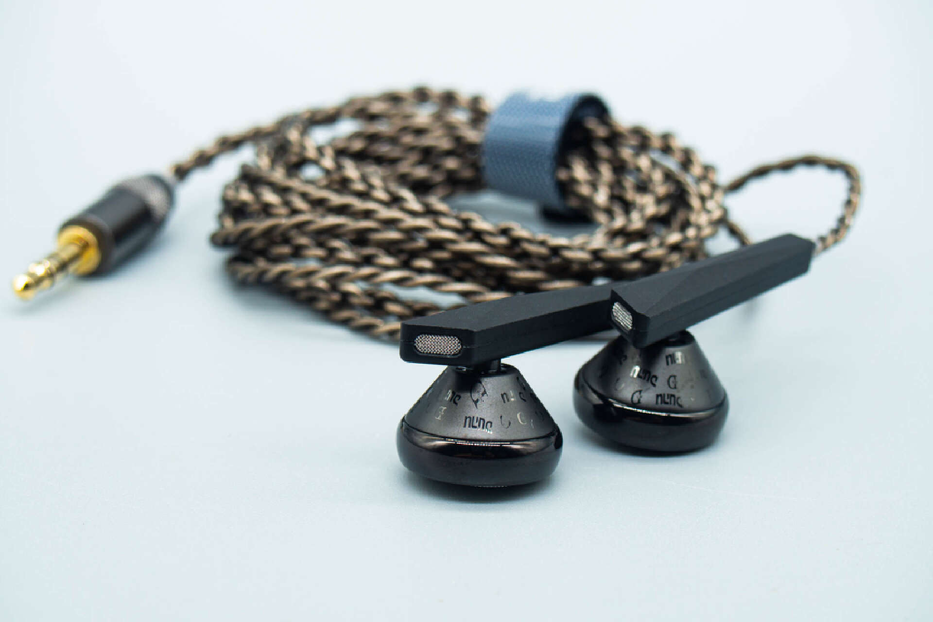 达音科alpha3和凯声,达音科alpha3和泰坦