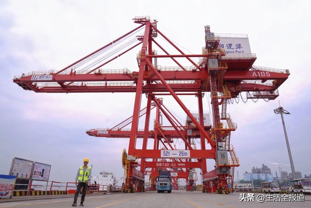 武汉阳逻港奇迹：小渔村成长江中上游第一港，内陆有了国际大港
