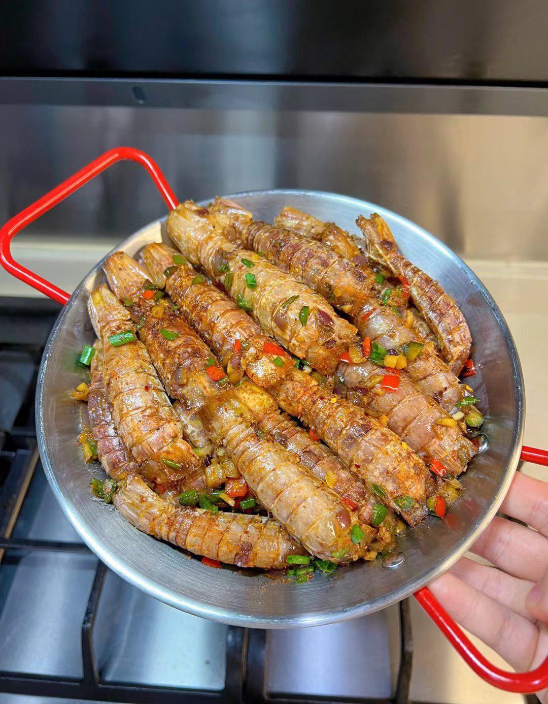 咸香可口外脆里嫩的椒盐皮皮虾,家庭版不油炸椒盐皮皮虾的做法