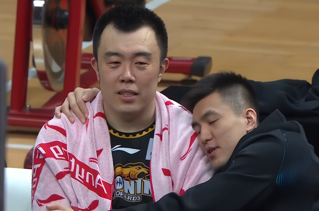 盘点cba历史十大中锋,cba总决赛姚明51分21篮板