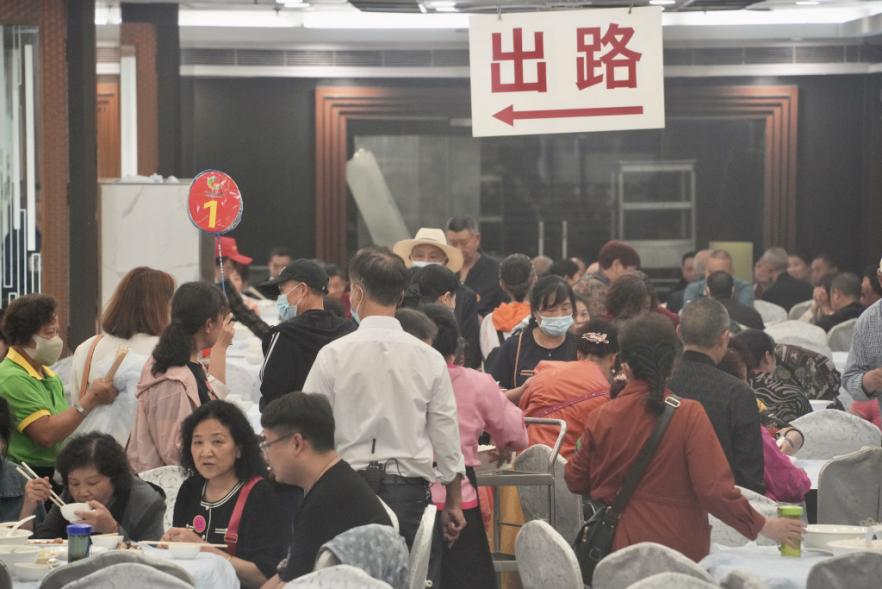 2019年去香港旅游的人还多吗,为什么去香港旅游便宜了