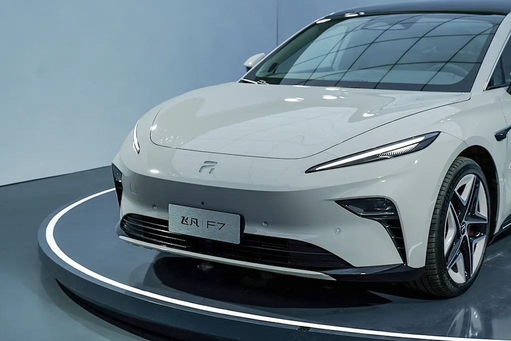 南京车展靓丽车模云集,南京2023国际车展车模秀