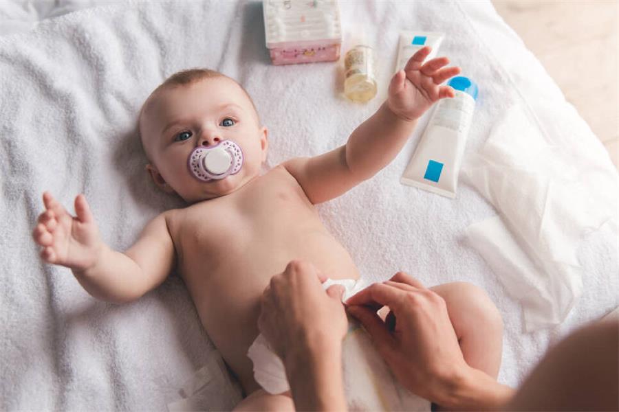 给宝宝洗澡时，这些部位再脏，也不要乱洗