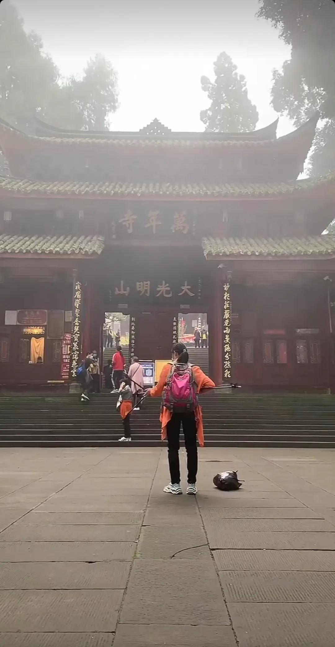 峨眉山的历史故事和神话传说,峨眉山美景背后故事