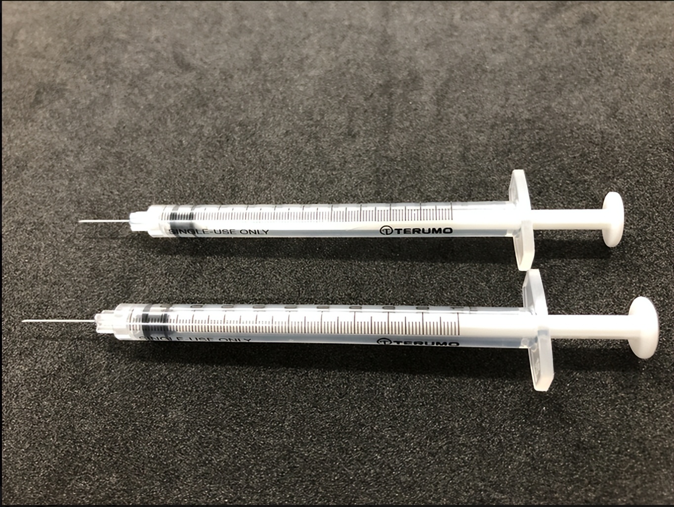 日本海岸再现200支不明注射器，长约15cm、印有外文，干嘛用的？