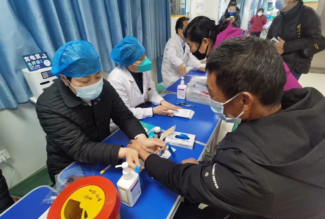 爱肝日专家义诊服务,乙肝主动检测