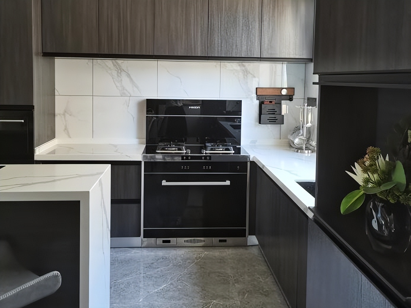 厨房用集成灶好还是分体烟灶好,厨房装修集成灶好还是老式灶好