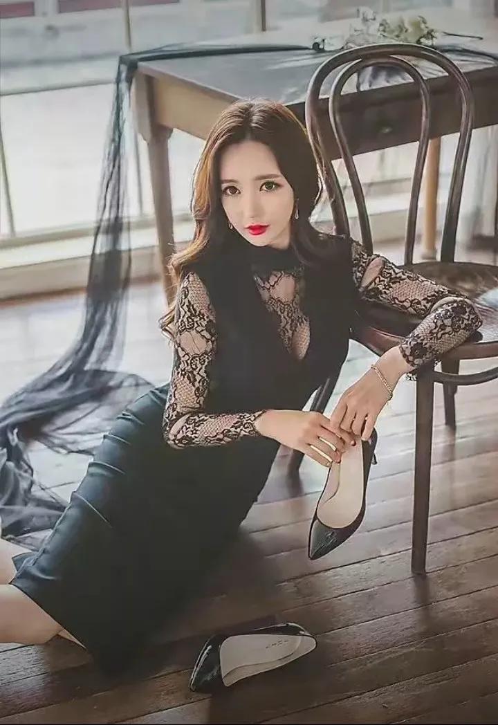 裙裾飞扬的解释,裙裾飞扬下半句