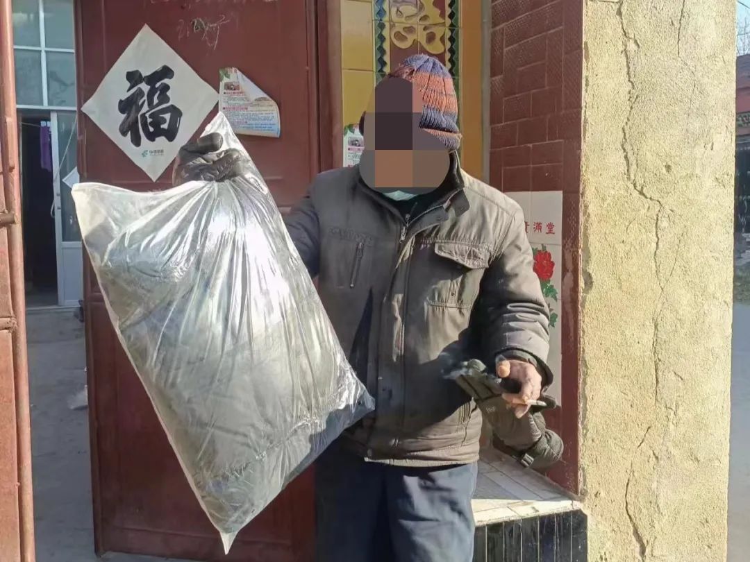 情系贫困户冬日送温暖,情系高龄老人暖心入户走访