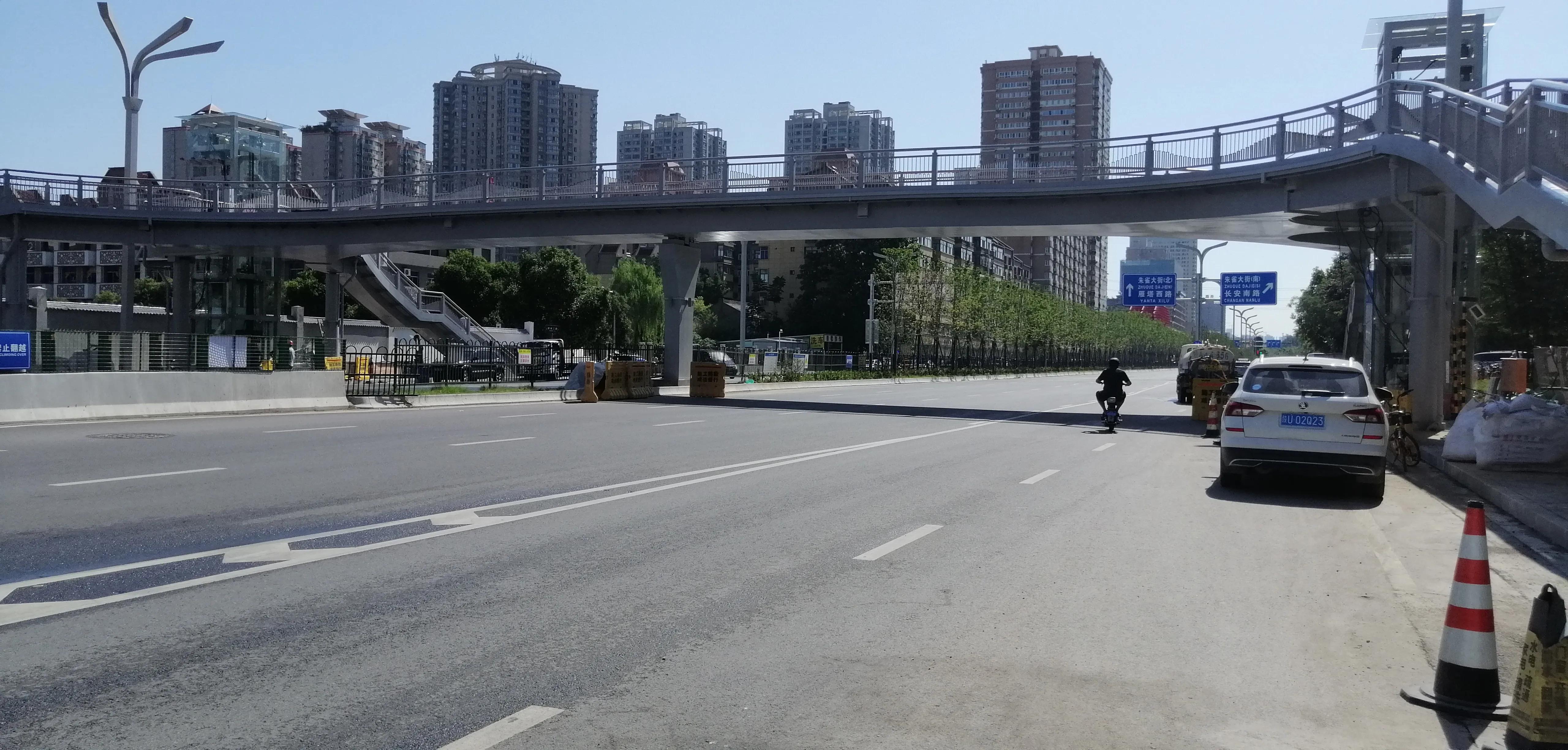 雁南二路明德天桥,西安雁南二路天桥